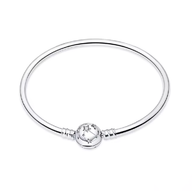 Classic Circle Bracelet with Stars